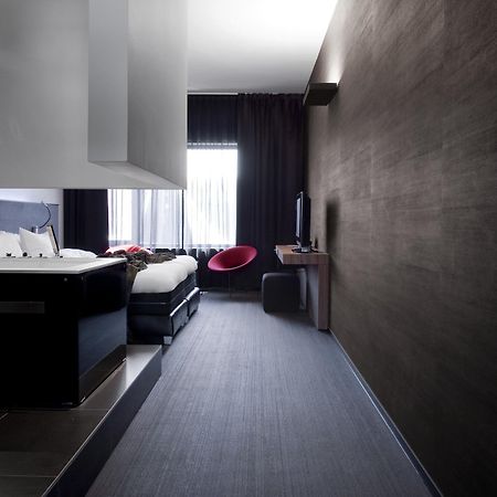 Carbon Hotel Genk Bilik gambar