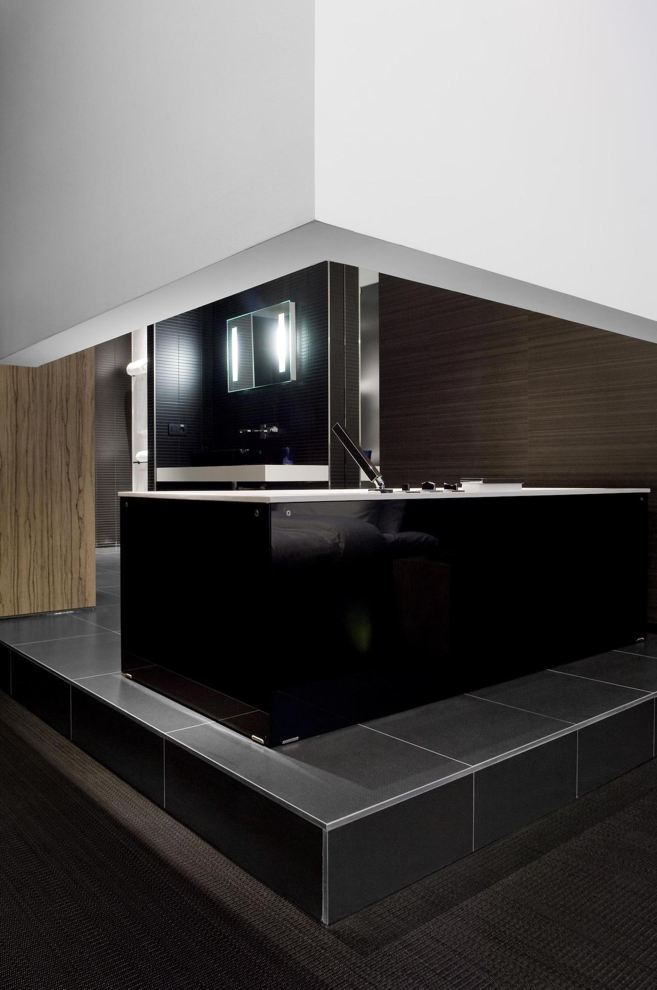 Carbon Hotel Genk Luaran gambar