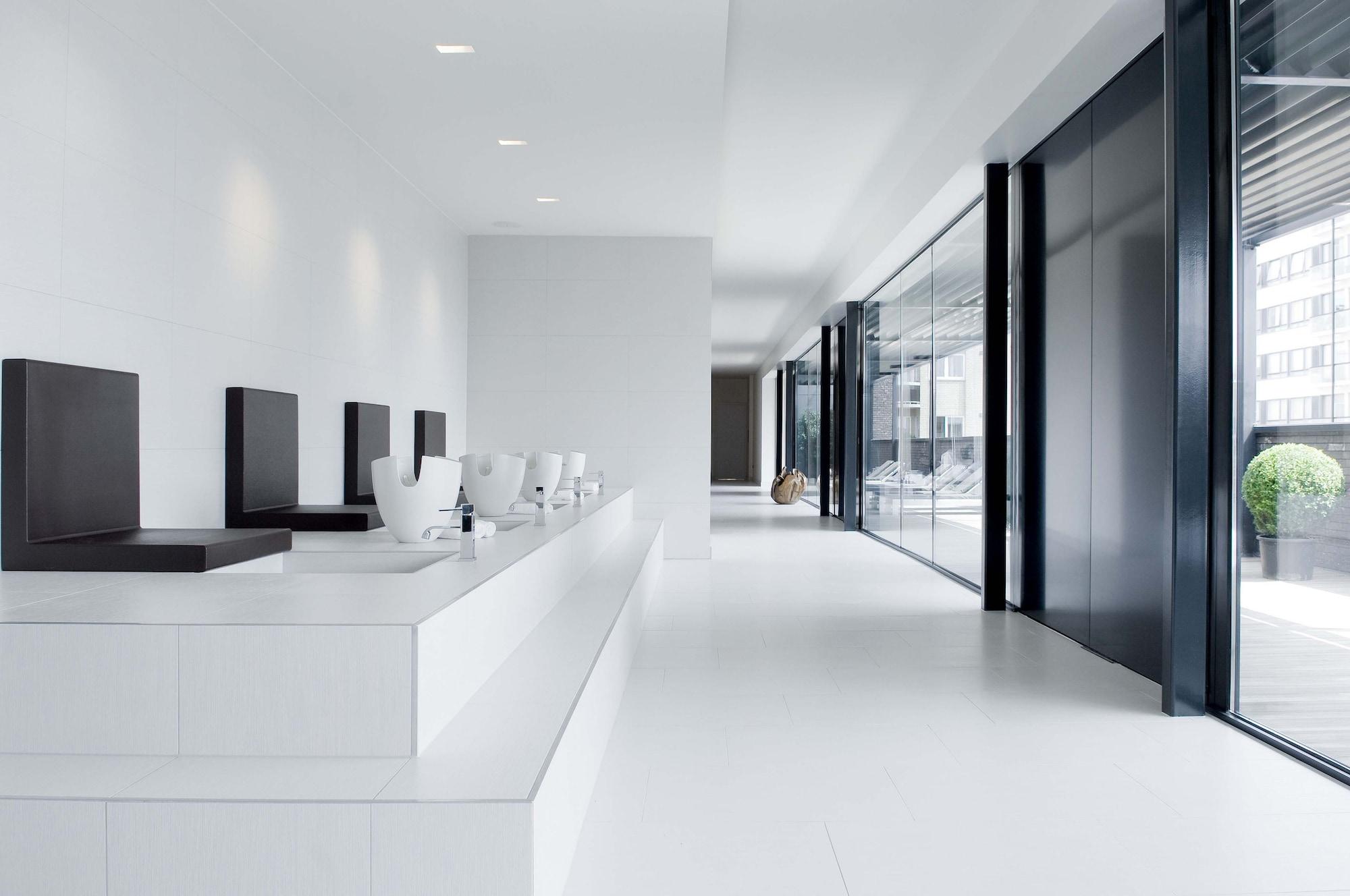 Carbon Hotel Genk Dalaman gambar
