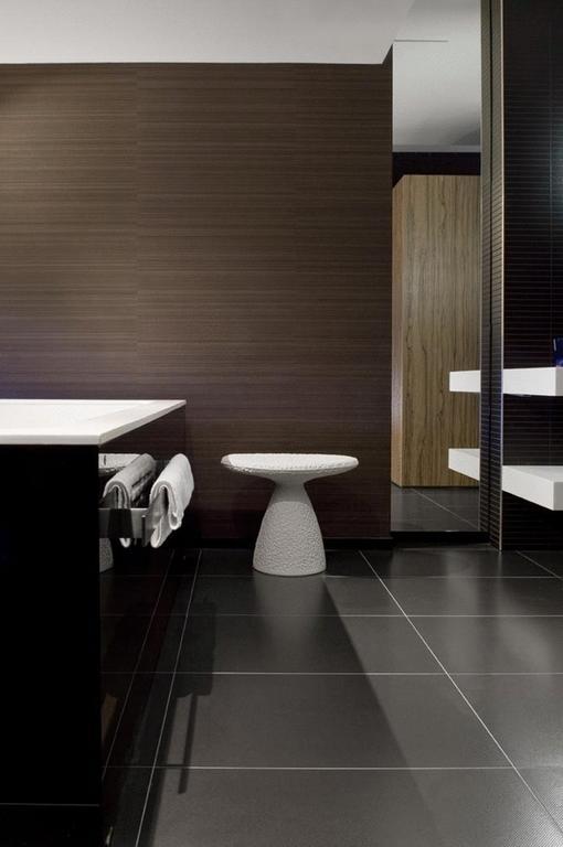 Carbon Hotel Genk Luaran gambar