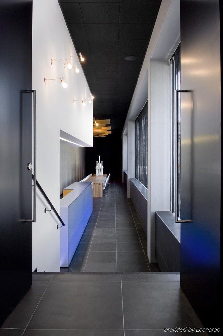 Carbon Hotel Genk Dalaman gambar