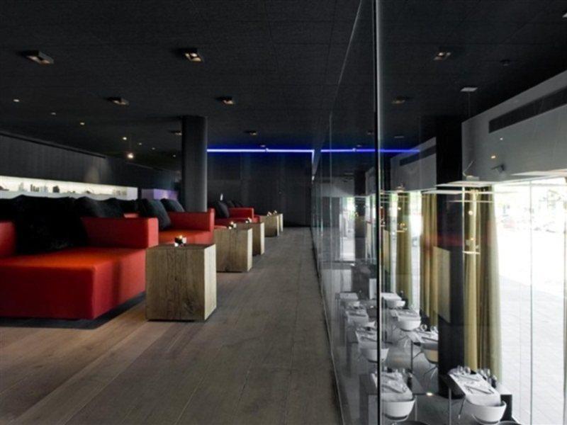 Carbon Hotel Genk Luaran gambar